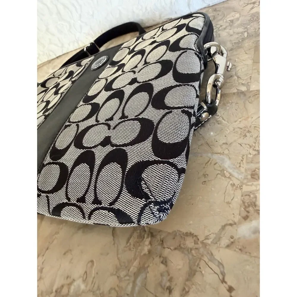 NWT Coach signature striped Tablet crossbody (COACH F63219)